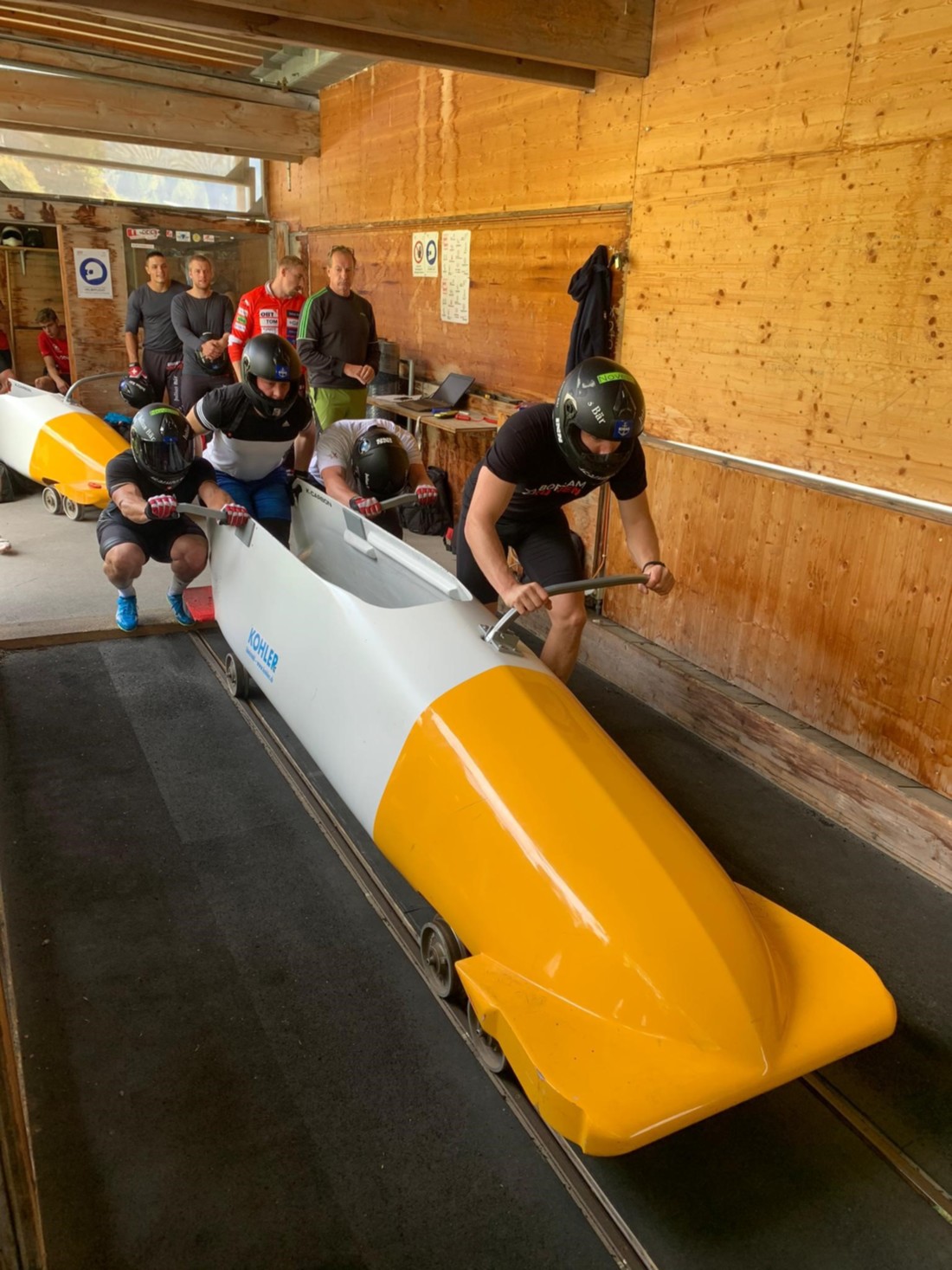 Team_Kuonen_Anschub_Event_2020.jpg Team_Kuonen_Anschub_Event_2020.jpg